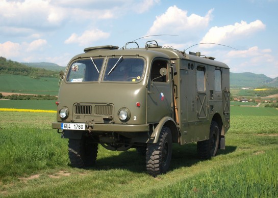 Tatra 805